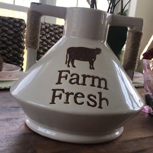 Kirkland-White Vase with Rope Handle